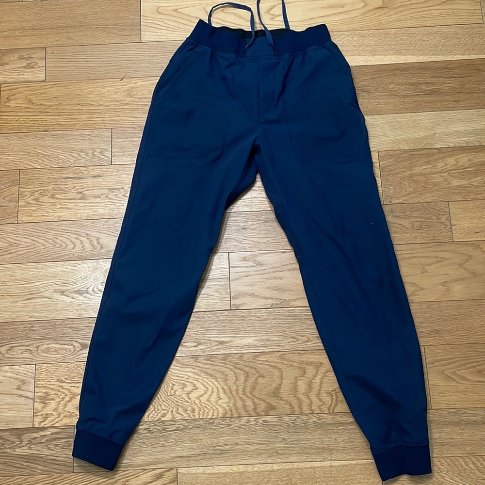 Men’s lulu lemon jogger. Navy. Great condition